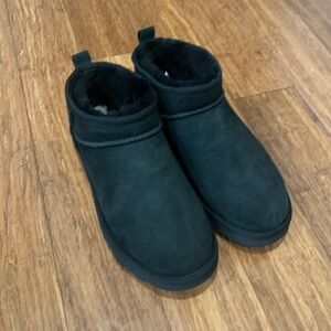 UGG mini boot (black)